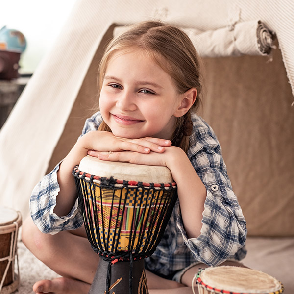 bambino-disabile-sindrome-down-percussioni-comunicazione-healing-drum-circle-andrea-vittorio-sirtori-buonoperlogica-5